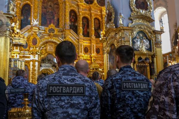 Великое молитвенное стояние за российских солдат Росгвардии