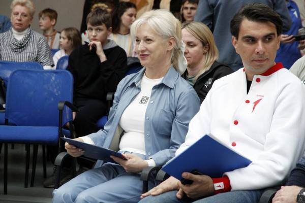 Школьные команды КВН соревновались в финале сезона