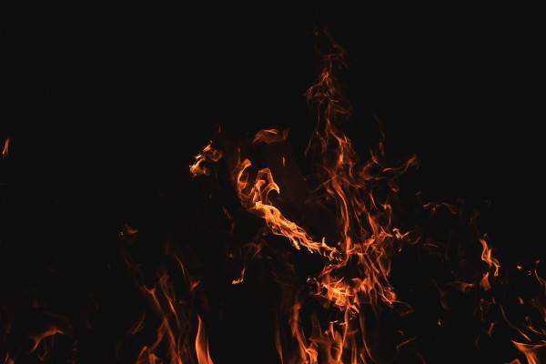 В деревне Минино Новодугинского района горел жилой дом В деревне Минино Новодугинского района горел жилой дом