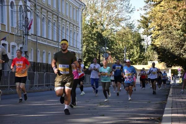 Василий Анохин поблагодарил смолян за участие в самом масштабном спортивном празднике – Кроссе Нации Василий Анохин поблагодарил смолян за участие в самом масштабном спортивном празднике – Кроссе Нации