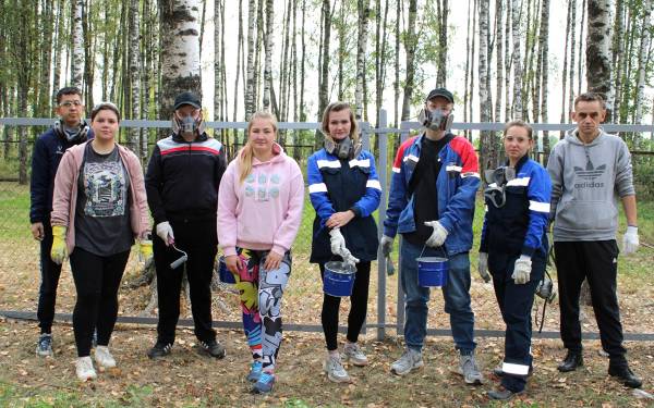 Молодёжь Смоленска улучшает городскую среду: зона выгула собак преобразилась