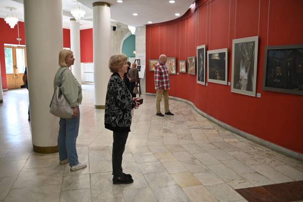 Театральная магия в картинах Александра Зорина