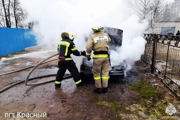 За минувшие сутки в Смоленской области произошло три случая возгорания автомобилей