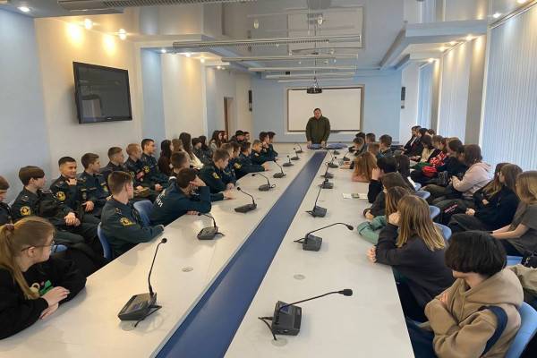 Урок мужества провели для студентов Смоленской академии профобразования