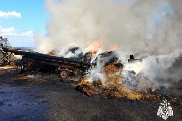 В Сычёвском районе Смоленской области произошло возгорание, в результате которого было уничтожено 11 тонн сена