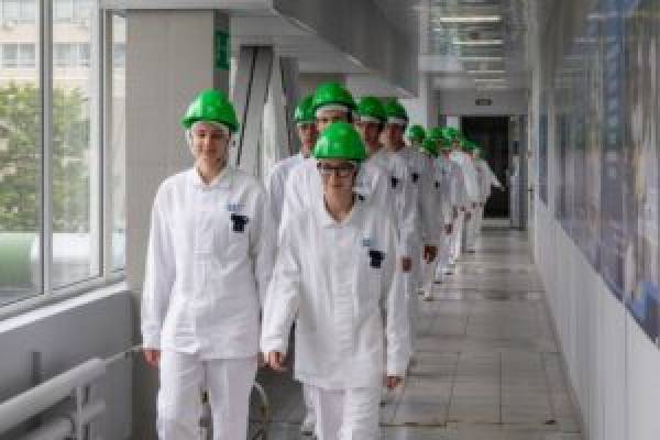 При поддержке Смоленской АЭС в Десногорске впервые состоялся студенческий форум «МАМ, я буду атомщиком!»