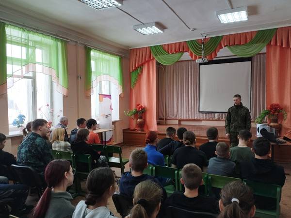 В День Героев Отечества встреча в Остнрской школе В День Героев Отечества встреча в Остнрской школе