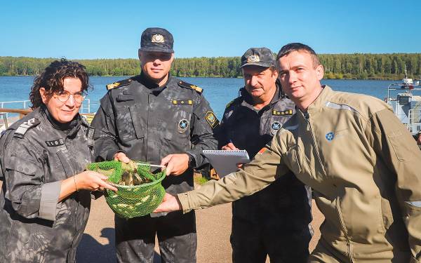 Смоленская АЭС восстанавливает популяцию черного амура ради экологии и безопасности