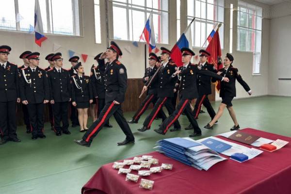 Юбилейная церемония вручения дипломов в Смоленском кадетском корпусе