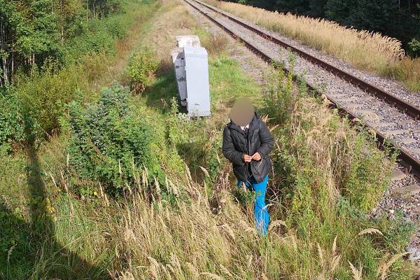 Железнодорожный вор пойман на кражах оборудования Железнодорожный вор пойман на кражах оборудования