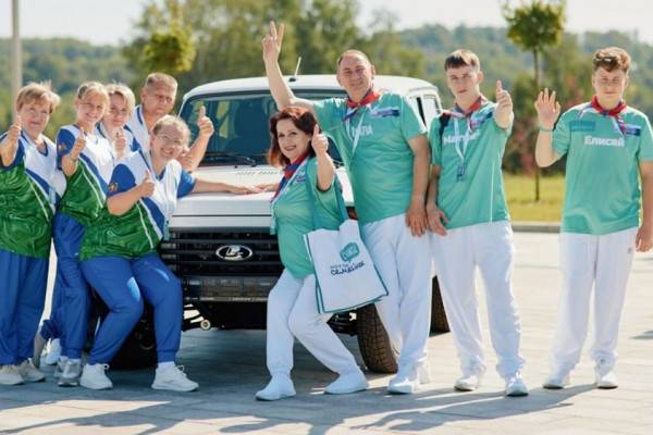 Семья Кравцовых и Тертышных из Смоленской области стала обладателем автомобиля