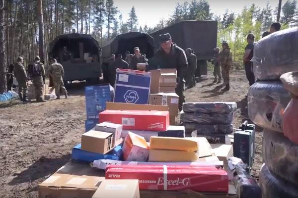 Военнослужащие РФ доставили в республики Донбасса более 200 тонн гуманитарных грузов