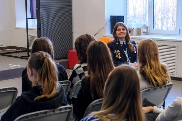 Росгвардия встретилась со студентами-журналистами Росгвардия встретилась со студентами-журналистами