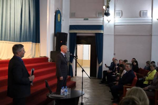 Диалог с жителями в формате «открытого микрофона»