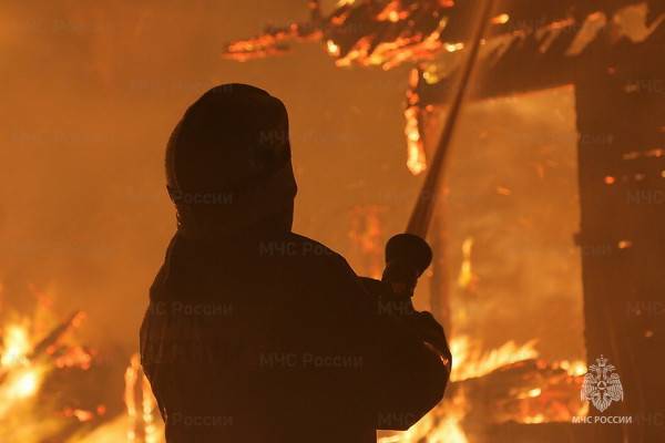 В Сычёвском районе пожар уничтожил баню