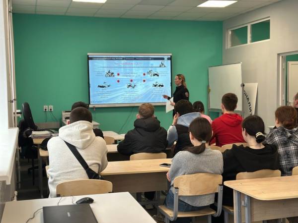 Профилактика ДТП: сотрудники Госавтоинспекции провели профилактическое мероприятие для студентов