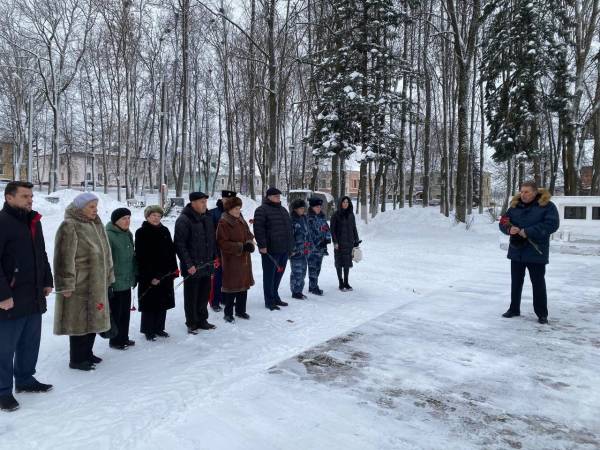 Низкий поклон павшим в боях за Родину!