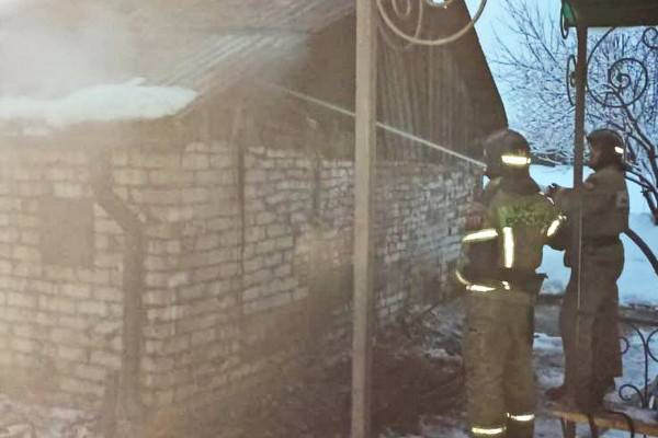 В Смоленской области пожароопасное удобрение привело к возгоранию в хозпостройке