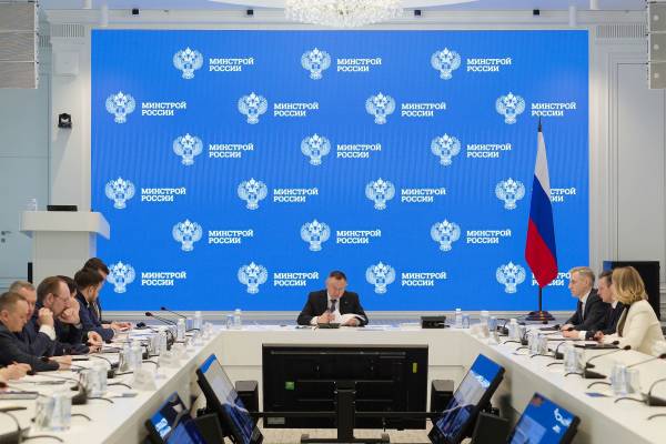 Губернатор Василий Анохин обсудил в Минстрое России строительство межвузовского кампуса и другие вопросы развития региона