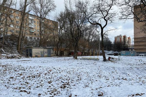 Мэр Смоленска поручил привести в порядок территорию возле ДК Железнодорожников Мэр Смоленска поручил привести в порядок территорию возле ДК Железнодорожников