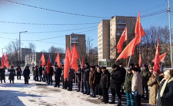 Митинг левопатриотических сил в Смоленске Митинг левопатриотических сил в Смоленске