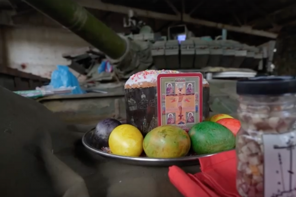 Пасхальная служба на боевых постах: поддержка духовности среди военных