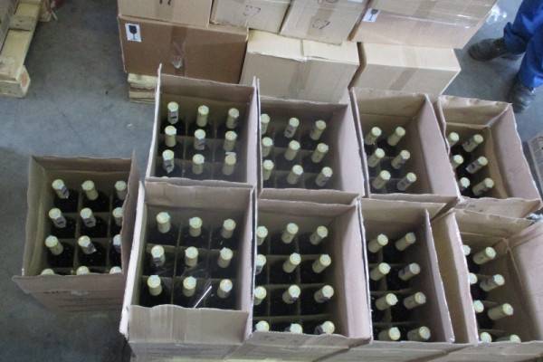 Смоленская таможня пресекла незаконный ввоз 440 литров алкогольной продукции 