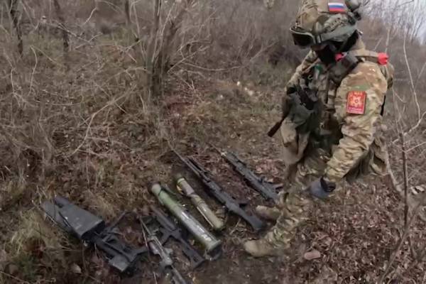 Военнослужащие из Бурятии зачистили село Благодатное в ДНР Военнослужащие из Бурятии зачистили село Благодатное в ДНР