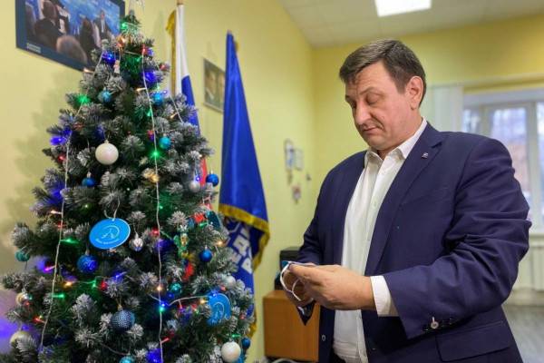 Руководитель смоленских единороссов принял участие в «Ёлке желаний»