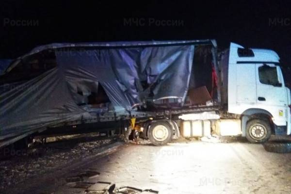 В Вяземском районе произошло столкновение двух грузовых автомобилей