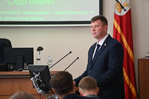 Артём Малащенков представил отчет о своей деятельности в Совете Федерации