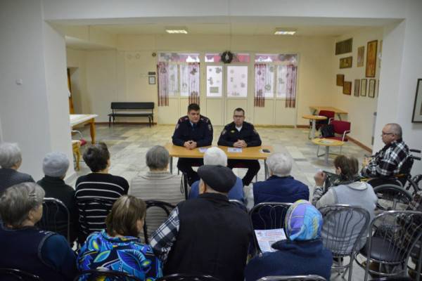 В Смоленске пенсионерам рассказали об уловках мошенников