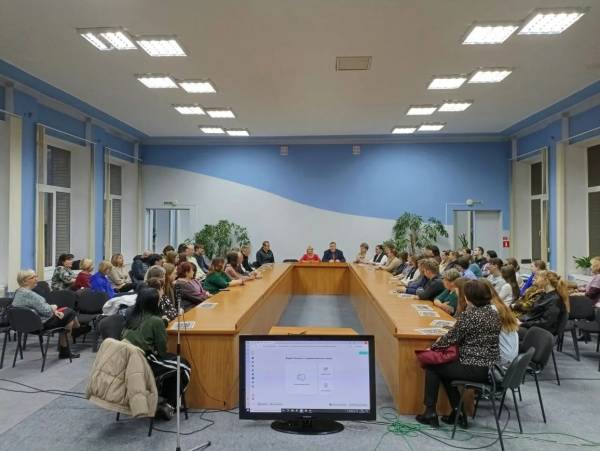 Целевое обучение педагогов: возможности и поддержка студентов в Рославле