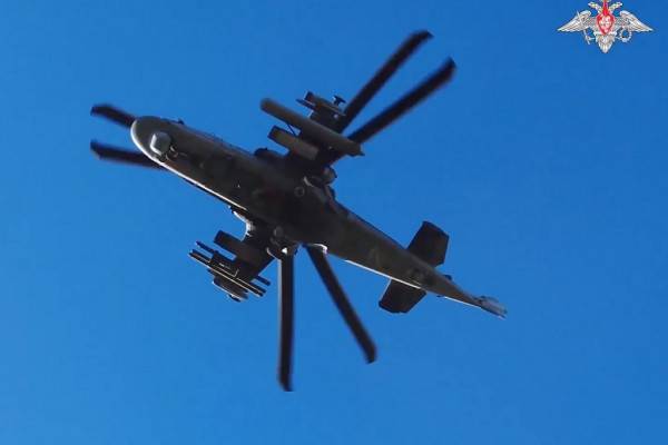 Кадры боевой работы вертолётов Ка-52 в зоне проведения спецоперации