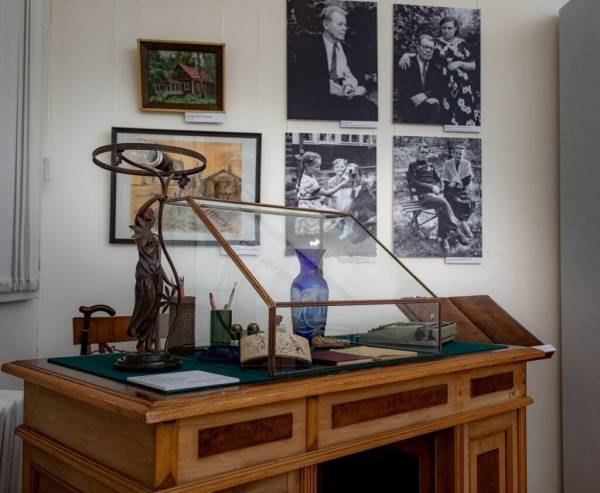 Творчество Михаила Исаковского на выставке в Музее Истории города Смоленска