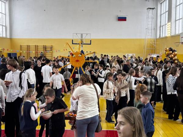 Поддержка участников СВО: благотворительная ярмарка в средней школе №1