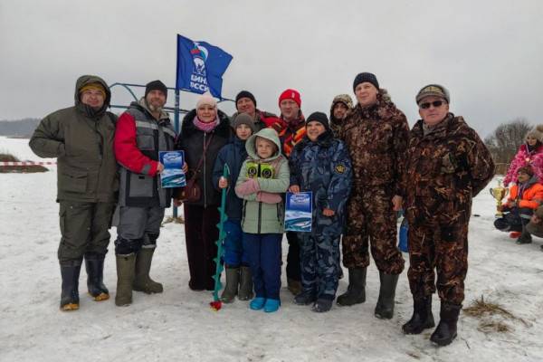 Традиционные соревнования по подледной рыбной ловле на озере Пениснарь