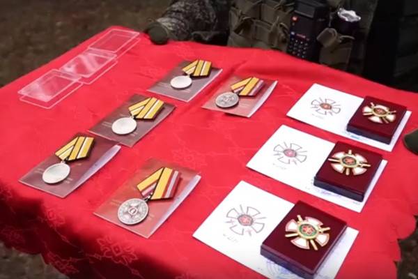 Военнослужащим группировки «Центр», отличившимся в ходе СВО, вручили награды
