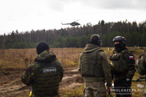Важность службы по контракту и поддержки участников СВО в Смоленской области