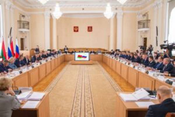 Объединение России и Беларуси: ключевые вопросы обсуждают в Смоленске Объединение России и Беларуси: ключевые вопросы обсуждают в Смоленске