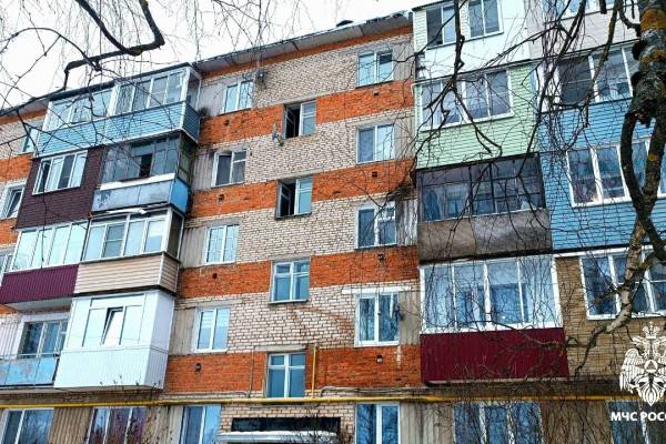 В Рославле при пожаре в пятиэтажке погиб мужчина В Рославле при пожаре в пятиэтажке погиб мужчина