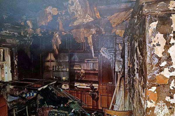 В Сычевке мужчина уснул с зажженной сигаретой и погиб в огне пожара