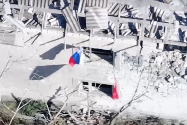 Российские военнослужащие освободили Невское в Луганской Народной Республике