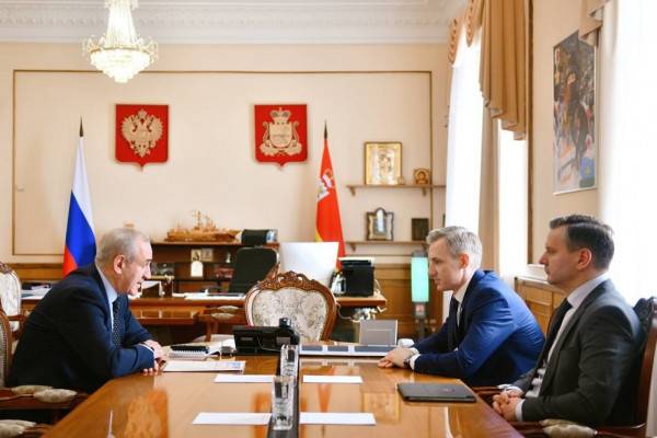 Встреча губернатора Смоленской области Василия Анохина с депутатом Госдумы Сергеем Неверовым