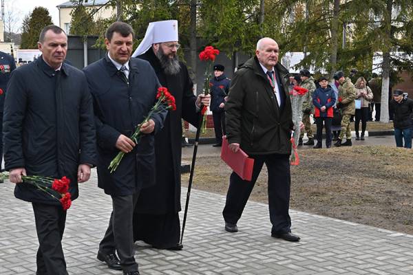 Игорь Ляхов поздравил смоленских росгвардейцев с профессиональным праздником