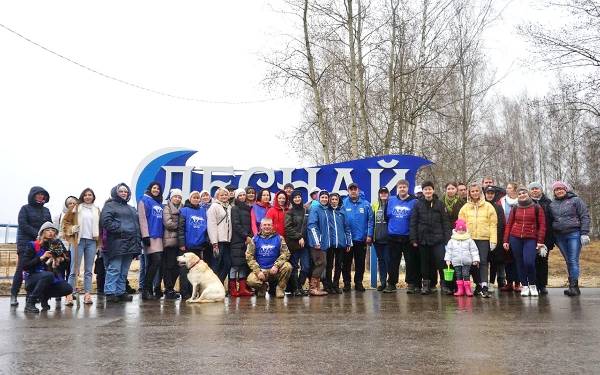 Чистота и порядок: партийный субботник на набережной 1 микрорайона