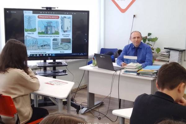 В 2023 году сотрудники Смоленскэнерго провели 76 мероприятий по электробезопасности для детей