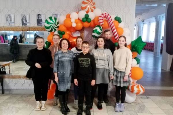 Руководитель школьного театра из Ярцева Инна Семёнова выступила в Совете Федерации Руководитель школьного театра из Ярцева Инна Семёнова выступила в Совете Федерации