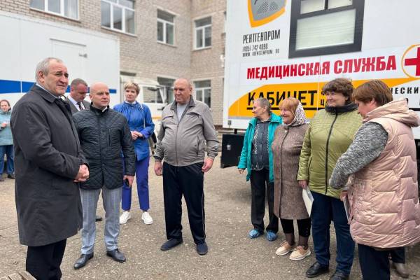 Сергей Неверов, представляющий Гагаринский район, открыл новый сезон автопоезда «Здоровье Смоленщины»