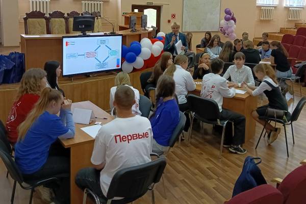 Школьники Смоленщины проверили свои знания в налоговом квизе